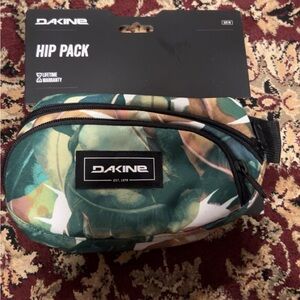 Dakine Green and White Belt Bag